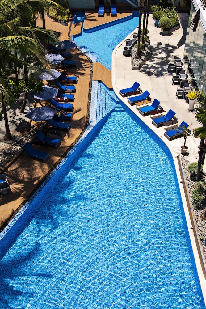 Hotel Baraquda Pattaya By Heeton — Swimming pool in Pattaya, Chonburi