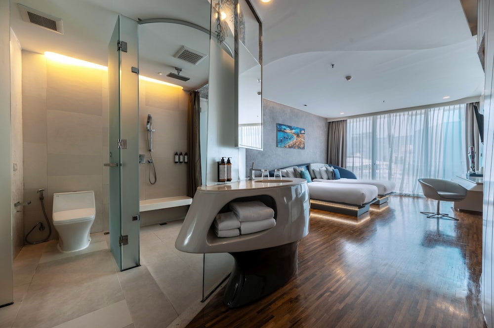 Hotel Baraquda Pattaya By Heeton — Hotel rooms in Pattaya, Chonburi