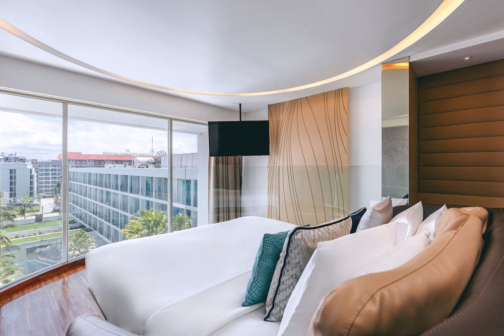 Hotel Baraquda Pattaya By Heeton — Hotel rooms in Pattaya, Chonburi