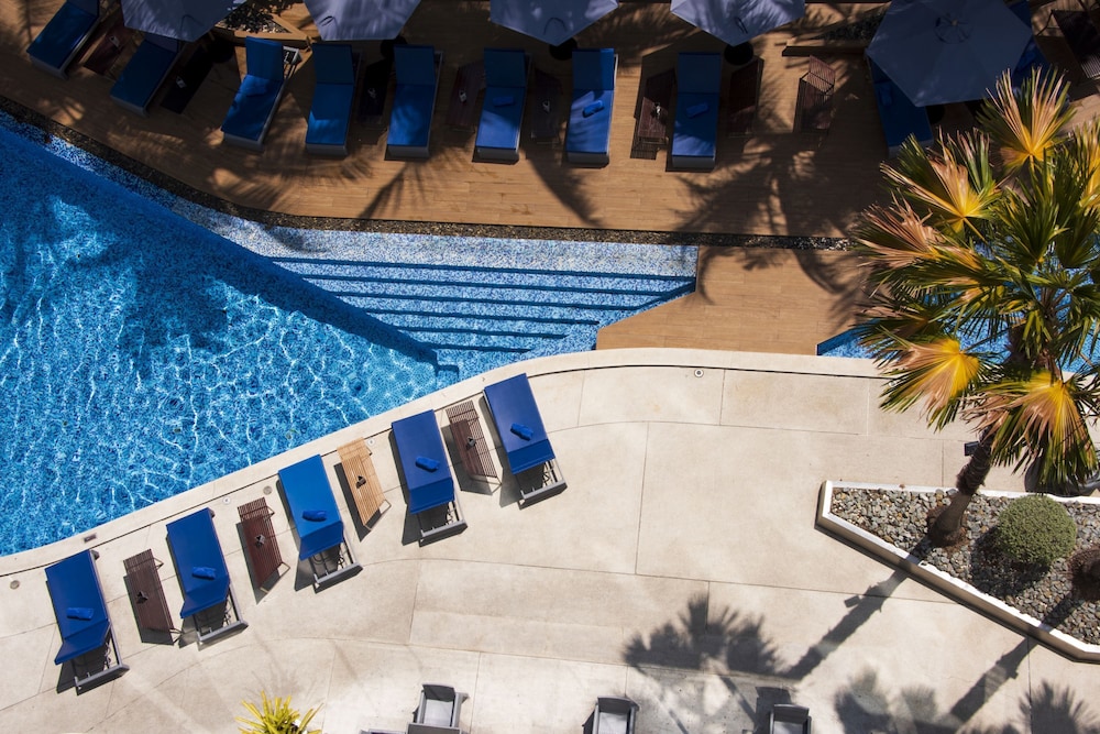 Hotel Baraquda Pattaya By Heeton — Swimming pool in Pattaya, Chonburi