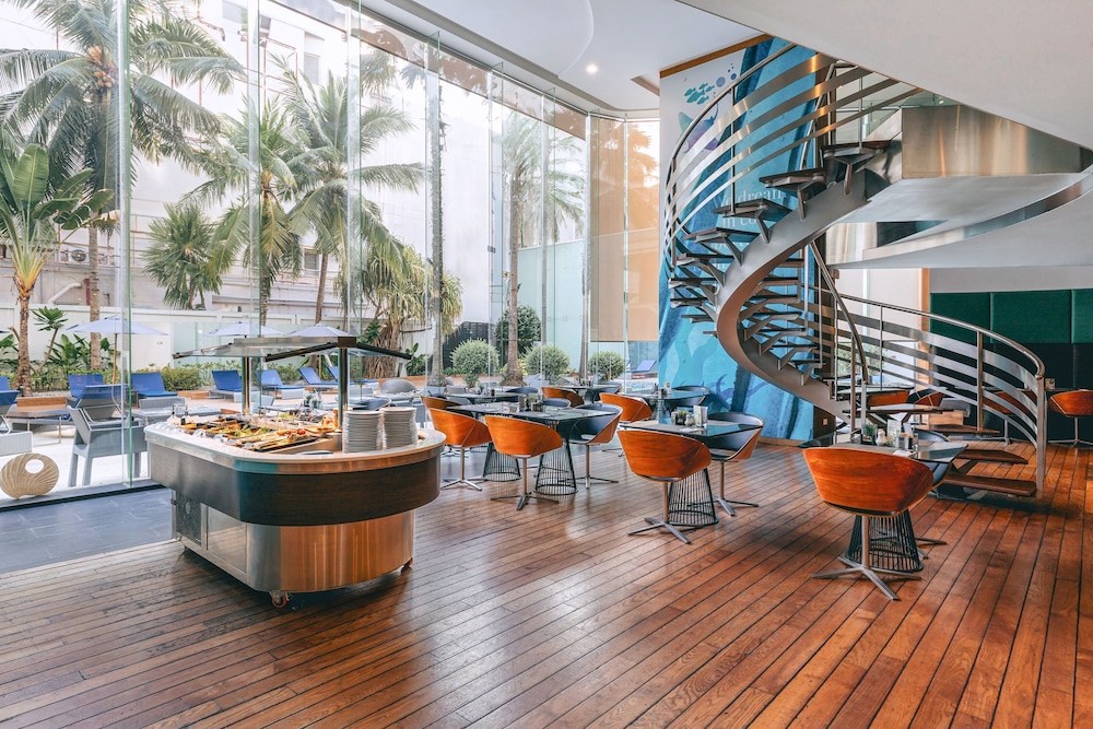 Hotel Baraquda Pattaya By Heeton — Restaurant & bars in Pattaya, Chonburi