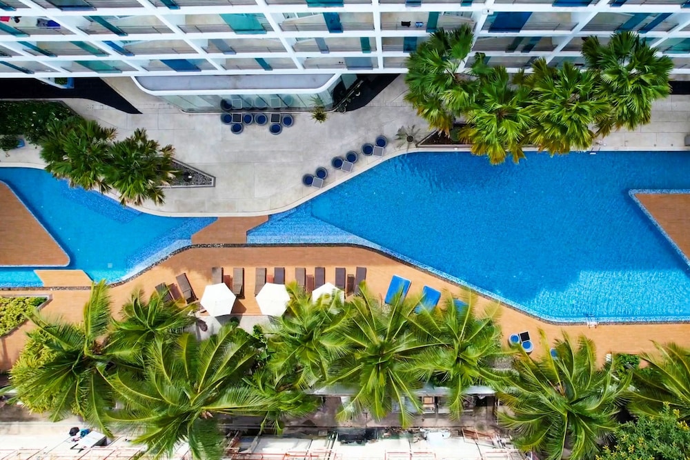 Hotel Baraquda Pattaya By Heeton — Swimming pool in Pattaya, Chonburi