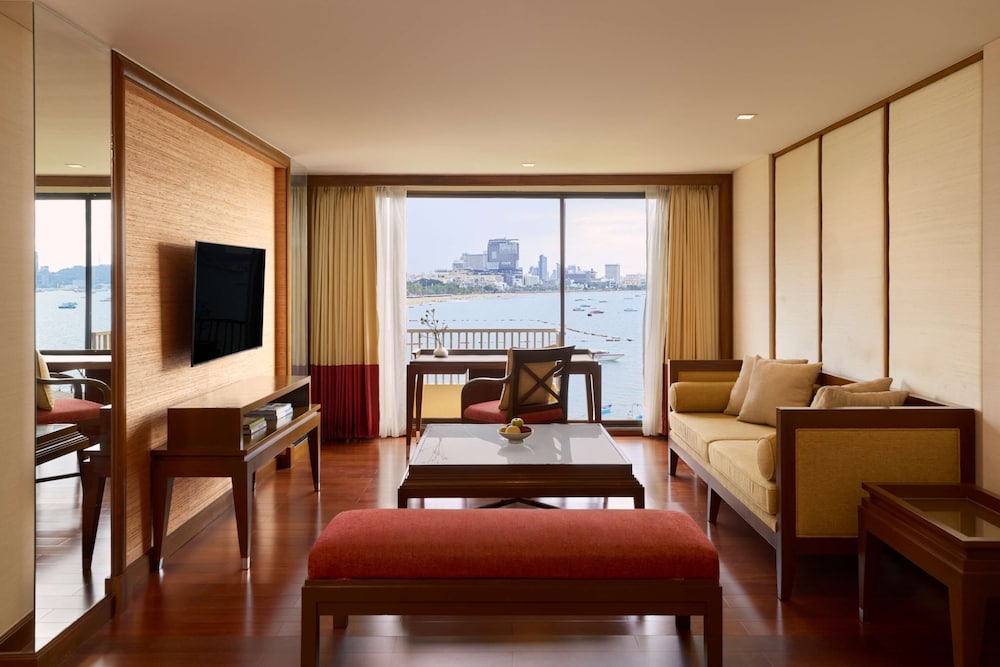 Dusit Thani Pattaya — Hotel rooms in Pattaya, Chonburi