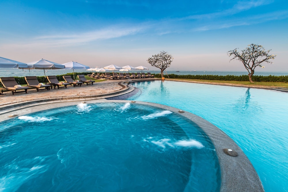 Dusit Thani Pattaya — Main photo in Pattaya, Chonburi