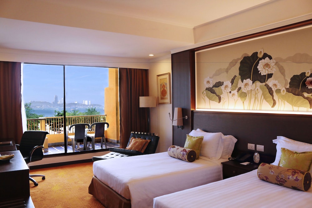 Dusit Thani Pattaya — Hotel rooms in Pattaya, Chonburi