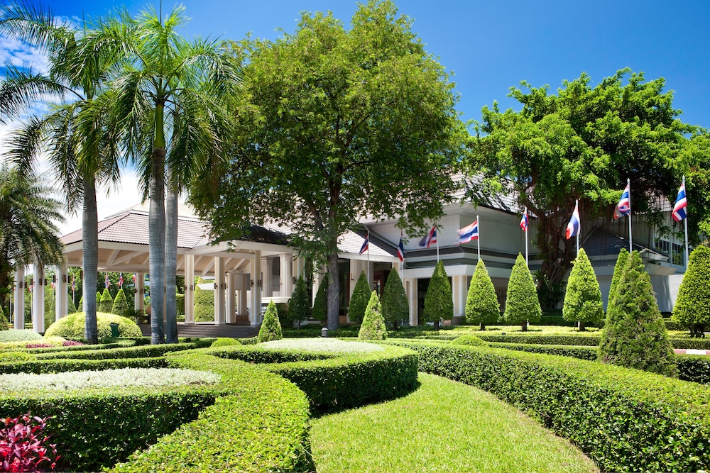 Dusit Thani Pattaya — Hotel building in Pattaya, Chonburi