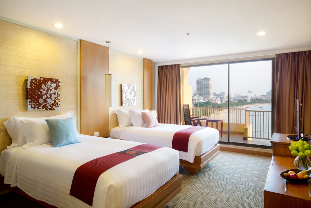 Dusit Thani Pattaya — Hotel rooms in Pattaya, Chonburi