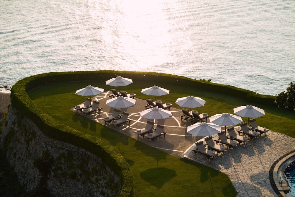 Dusit Thani Pattaya — Beach in Pattaya, Chonburi