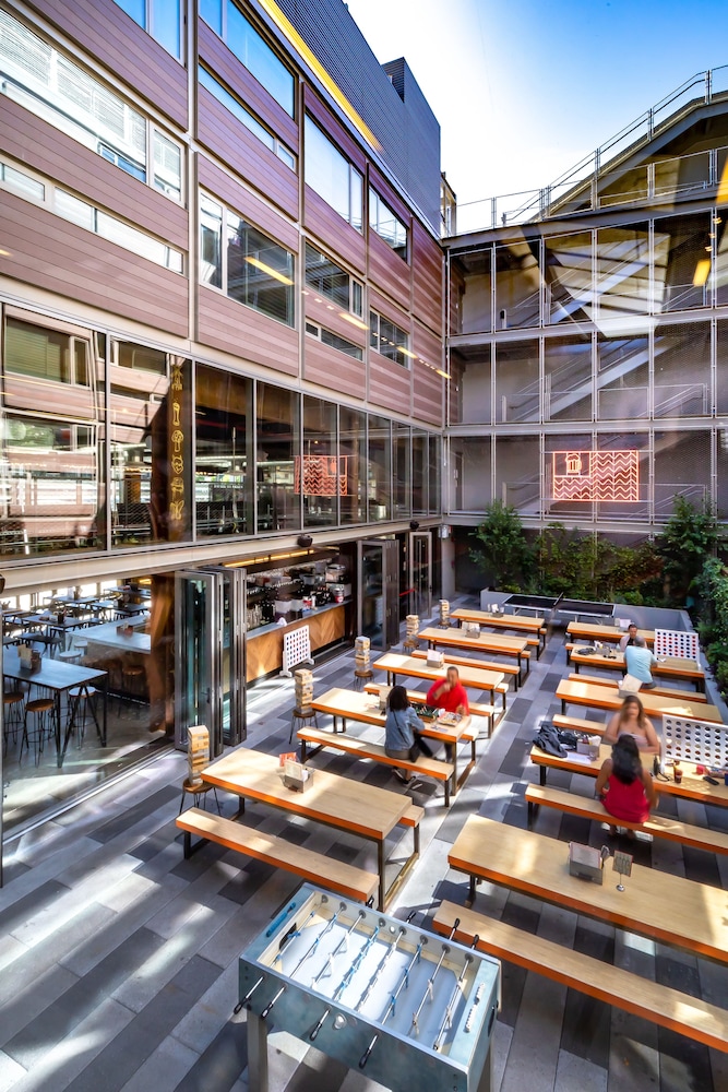 Pod Brooklyn — Restaurant & bars in Brooklyn, New York State
