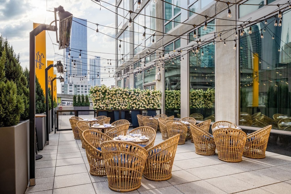 Pod Times Square — Restaurant & bars in New York City, New York State