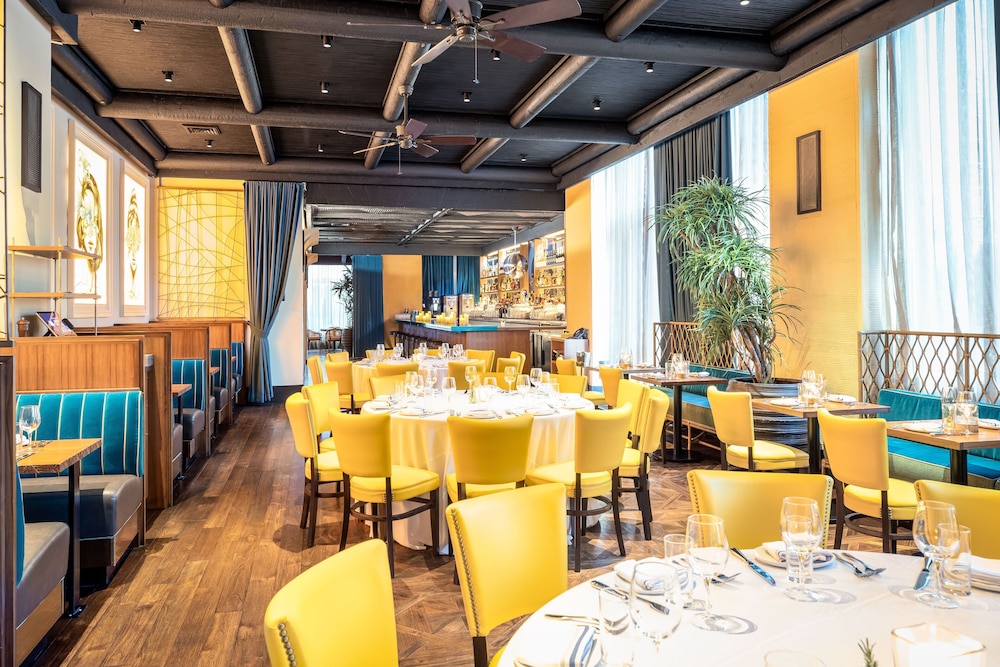 Pod Times Square — Restaurant & bars in New York City, New York State