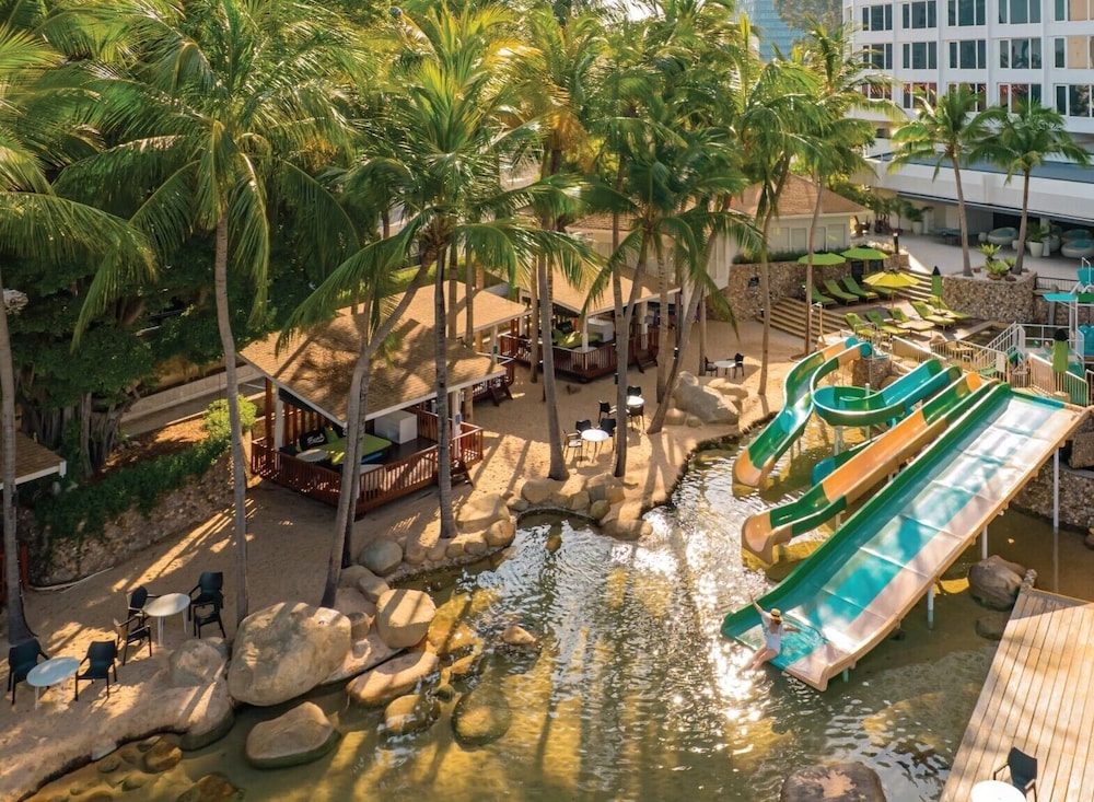 Hard Rock Hotel Pattaya — Swimming pool in Pattaya, Chonburi
