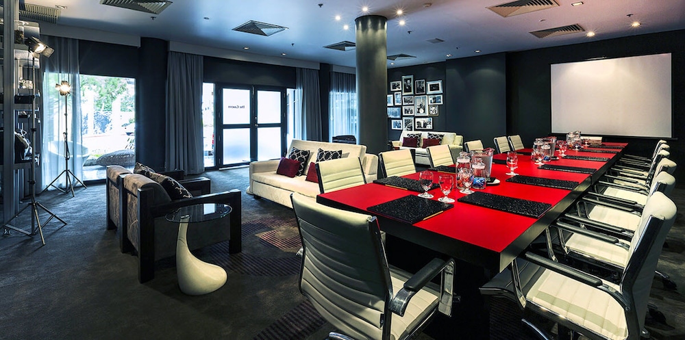 Hard Rock Hotel Pattaya — Restaurant & bars in Pattaya, Chonburi