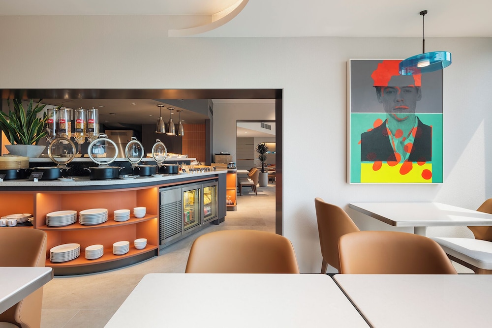 Hard Rock Hotel Pattaya — Restaurant & bars in Pattaya, Chonburi