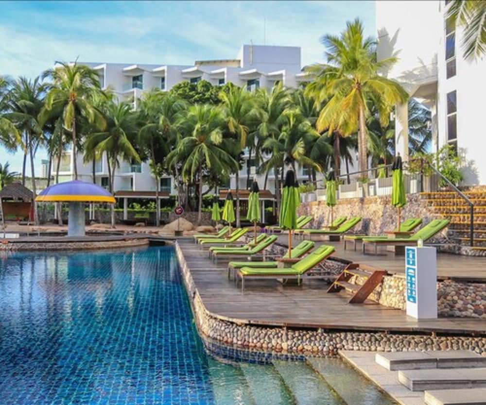 Hard Rock Hotel Pattaya — Swimming pool in Pattaya, Chonburi