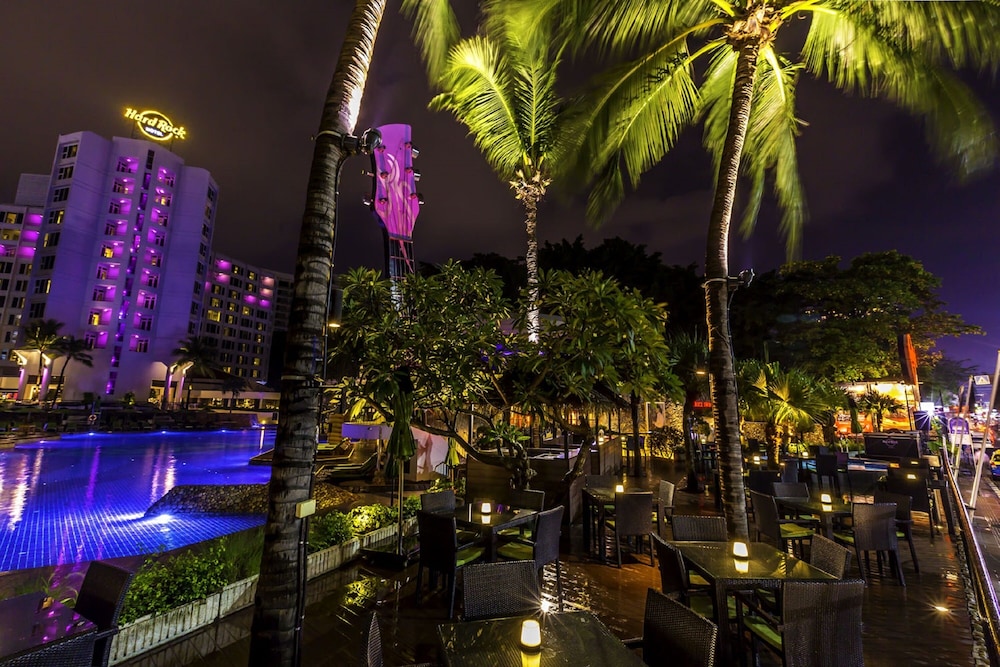 Hard Rock Hotel Pattaya — Restaurant & bars in Pattaya, Chonburi