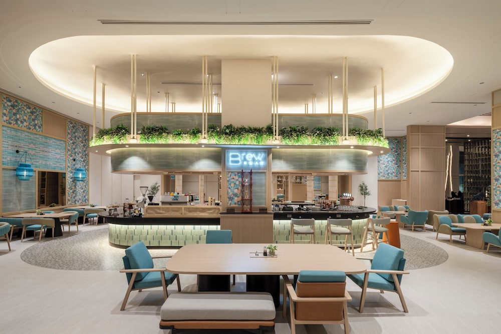 Holiday Inn Pattaya by IHG — Restaurant & bars in Pattaya, Chonburi