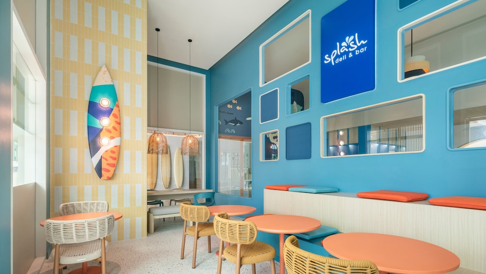 Holiday Inn Pattaya by IHG — Restaurant & bars in Pattaya, Chonburi