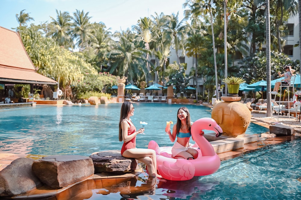 Avani Pattaya Resort — Swimming pool in Pattaya, Chonburi