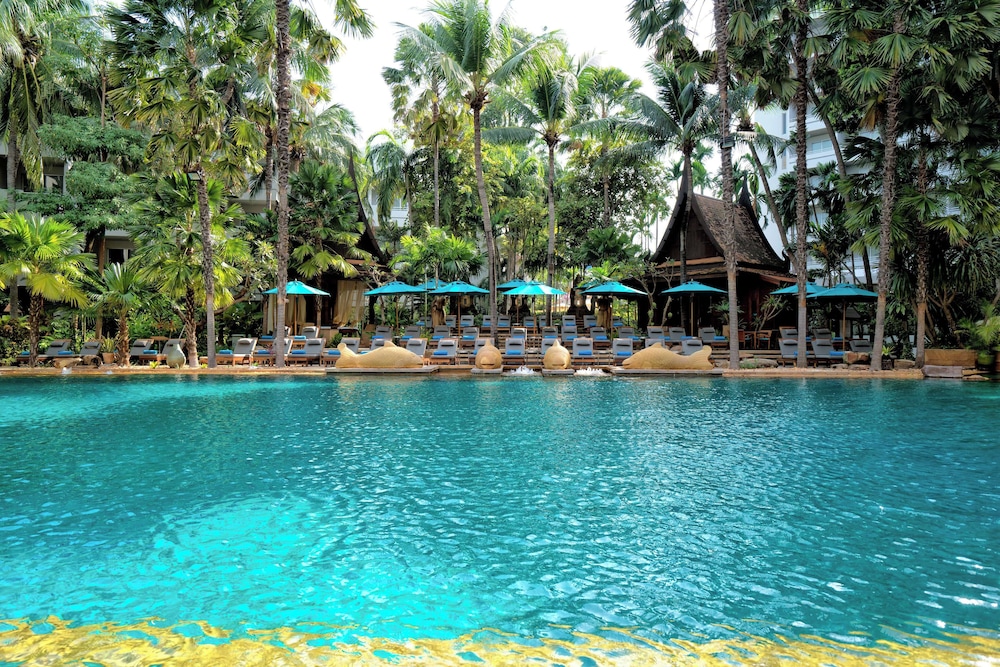Avani Pattaya Resort — Swimming pool in Pattaya, Chonburi