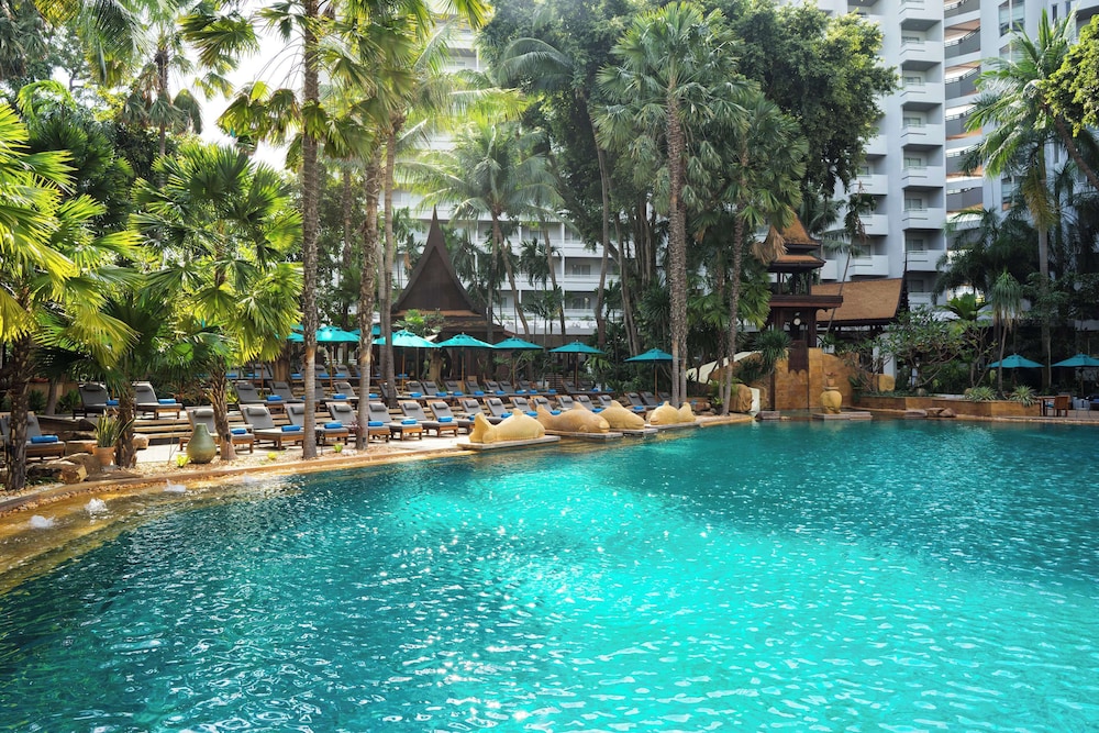 Avani Pattaya Resort — Swimming pool in Pattaya, Chonburi