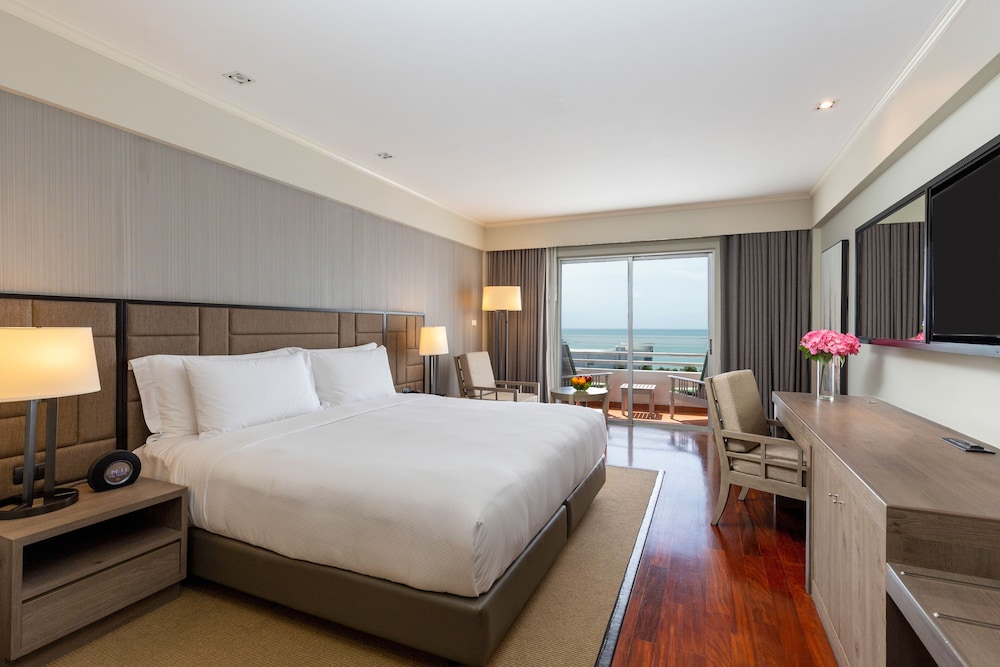 Avani Pattaya Resort — Hotel rooms in Pattaya, Chonburi