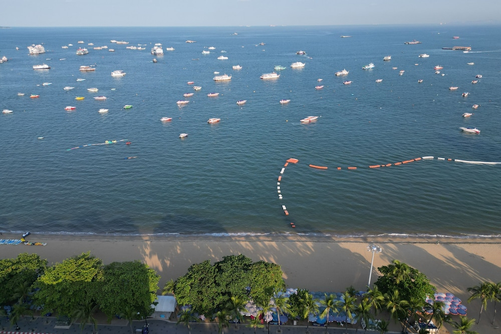 Avani Pattaya Resort — Beach in Pattaya, Chonburi