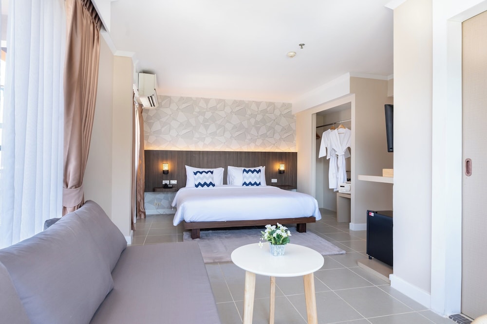 Heeton Concept Hotel Pattaya by Compass Hospitality — Hotel rooms in Pattaya, Chonburi