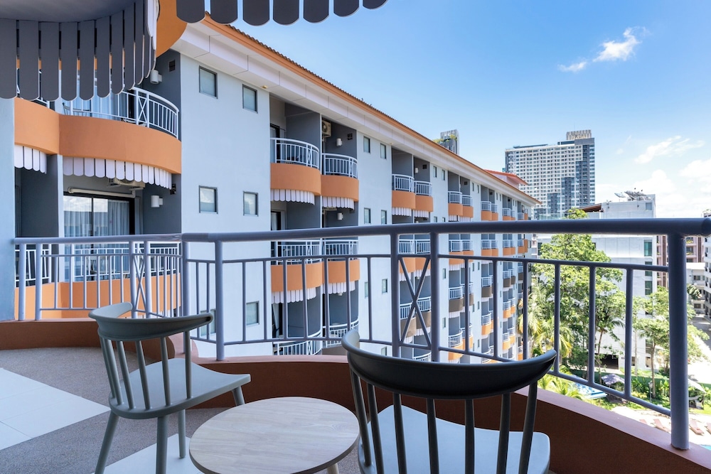 Heeton Concept Hotel Pattaya by Compass Hospitality — Hotel rooms in Pattaya, Chonburi