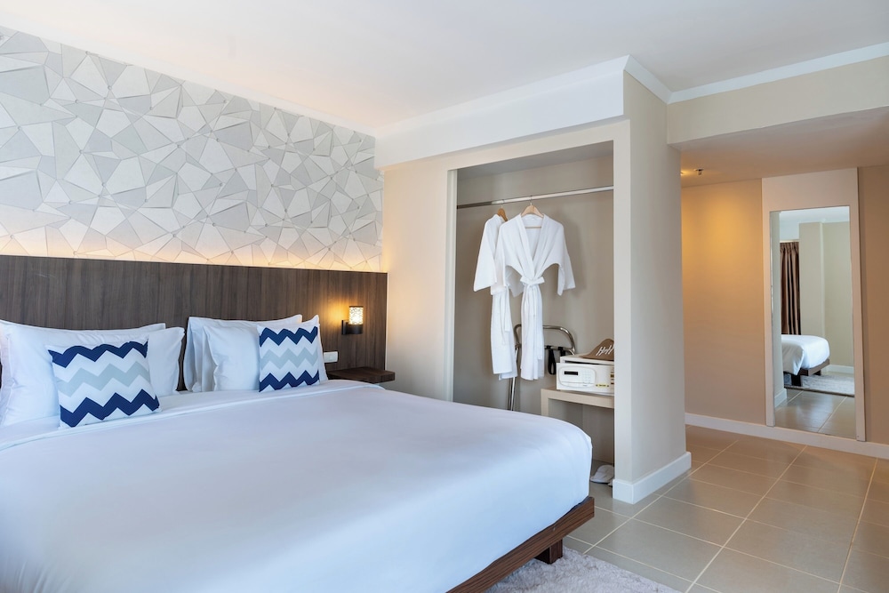Heeton Concept Hotel Pattaya by Compass Hospitality — Hotel rooms in Pattaya, Chonburi
