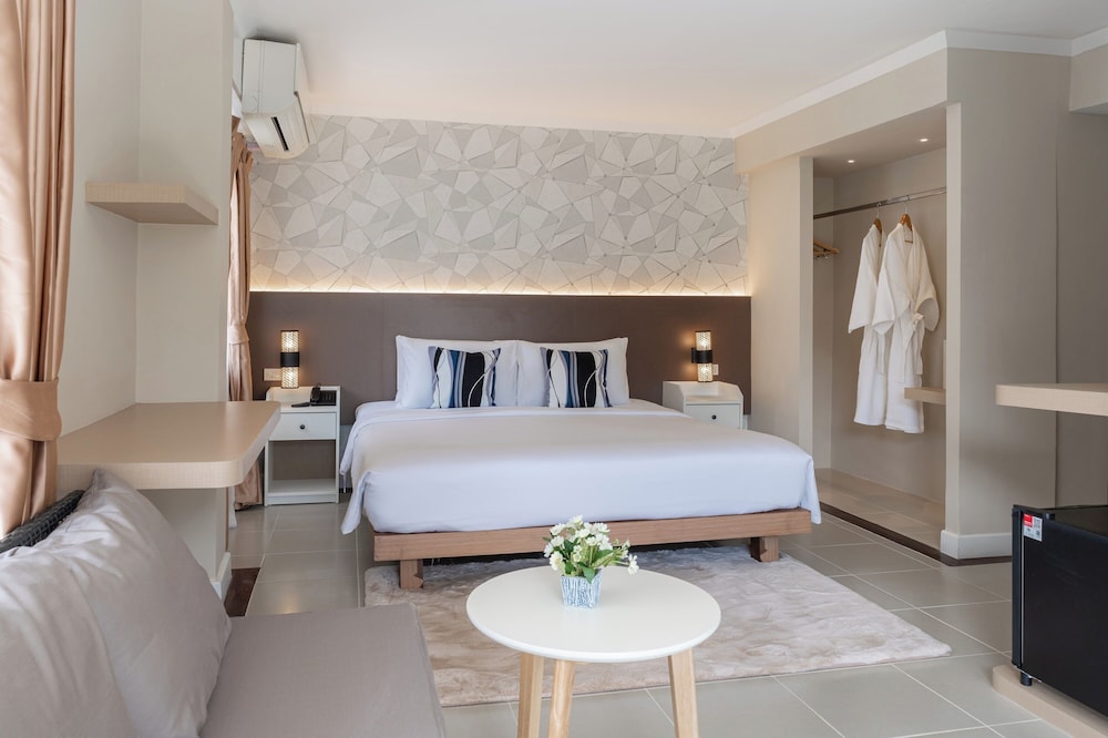 Heeton Concept Hotel Pattaya by Compass Hospitality — Hotel rooms in Pattaya, Chonburi