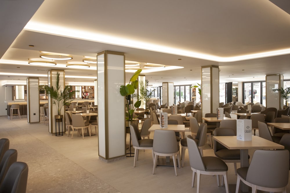 Hotel Presidente — Restaurant & bars in Benidorm, Valencian Community