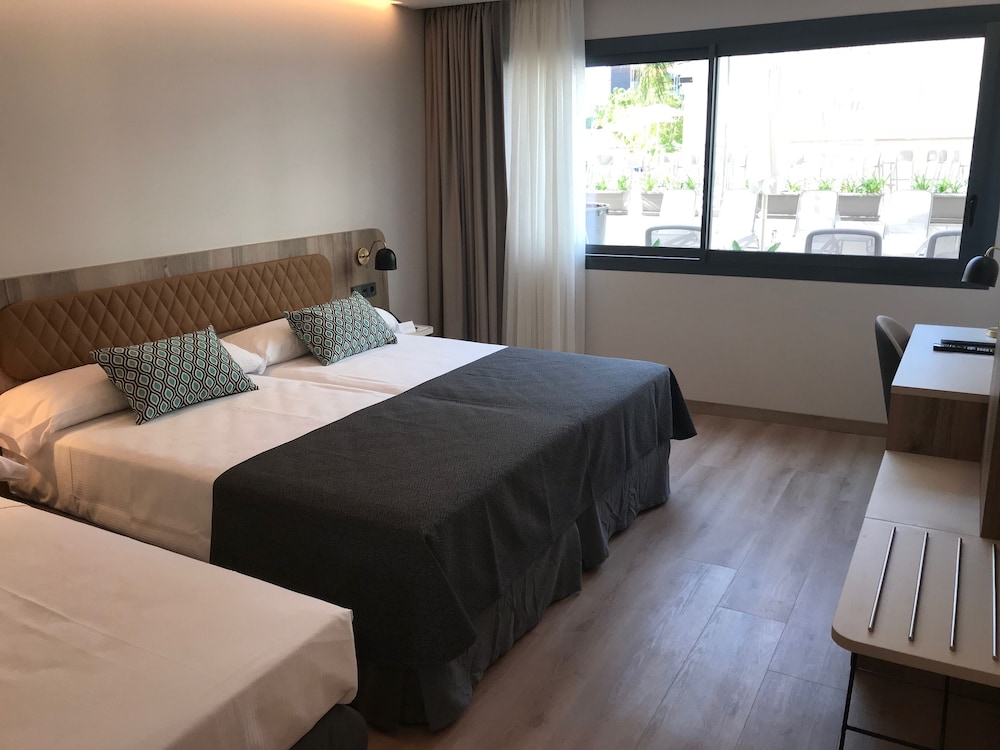 Hotel Presidente — Hotel rooms in Benidorm, Valencian Community