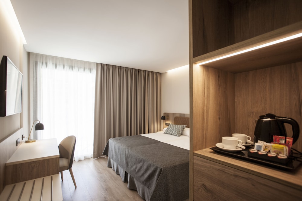 Hotel Presidente — Hotel rooms in Benidorm, Valencian Community