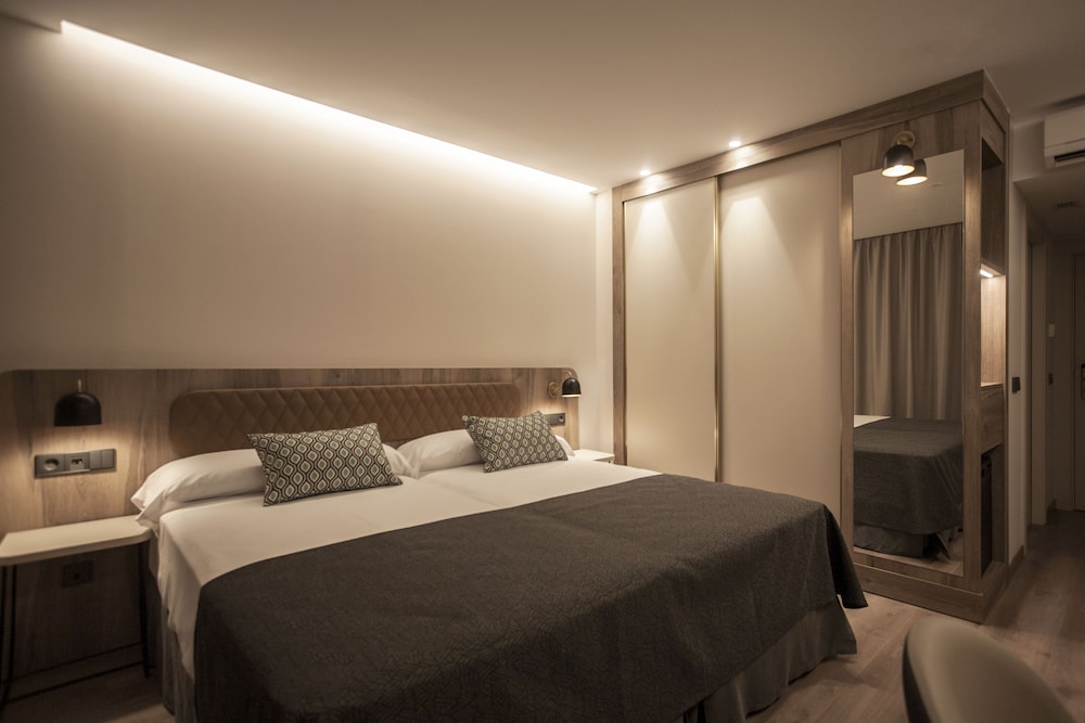 Hotel Presidente — Hotel rooms in Benidorm, Valencian Community
