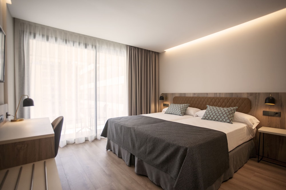 Hotel Presidente — Hotel rooms in Benidorm, Valencian Community
