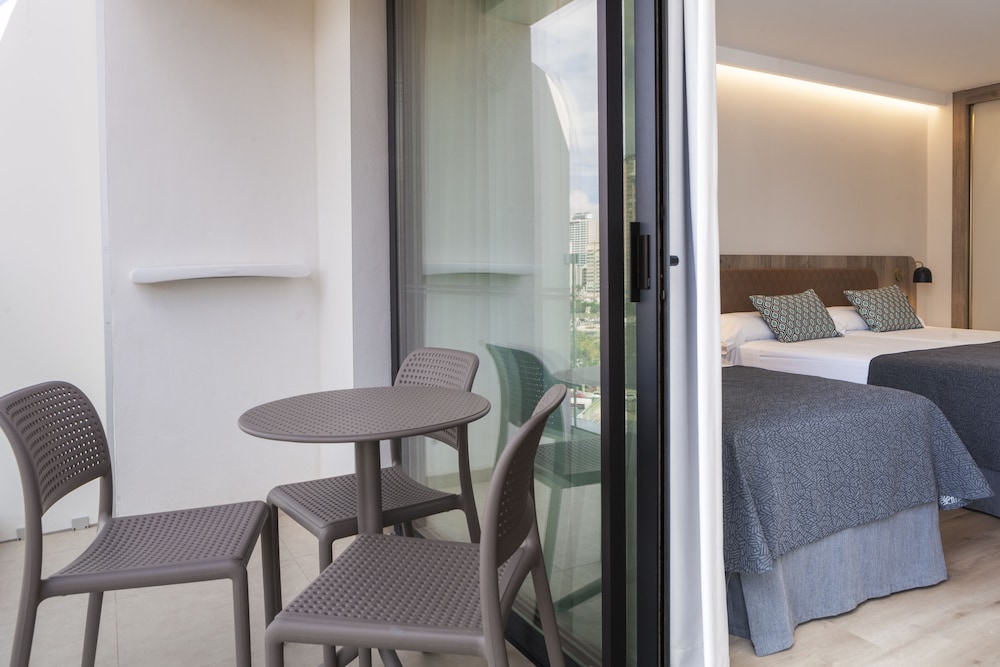Hotel Presidente — Hotel rooms in Benidorm, Valencian Community