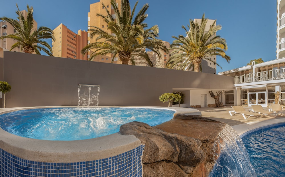Hotel RH Princesa By Hoteles RH — Swimming pool in Benidorm, Valencian Community