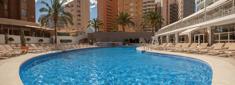 Hotel RH Princesa By Hoteles RH — Swimming pool in Benidorm, Valencian Community