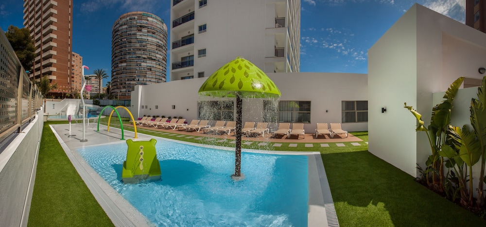 Hotel RH Princesa By Hoteles RH — Swimming pool in Benidorm, Valencian Community