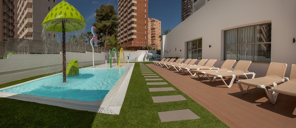 Hotel RH Princesa By Hoteles RH — Swimming pool in Benidorm, Valencian Community