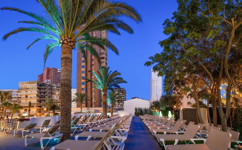 Hotel RH Princesa By Hoteles RH — Hotel building in Benidorm, Valencian Community
