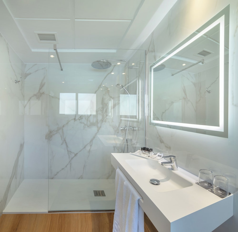 Hotel RH Princesa By Hoteles RH — Hotel rooms in Benidorm, Valencian Community