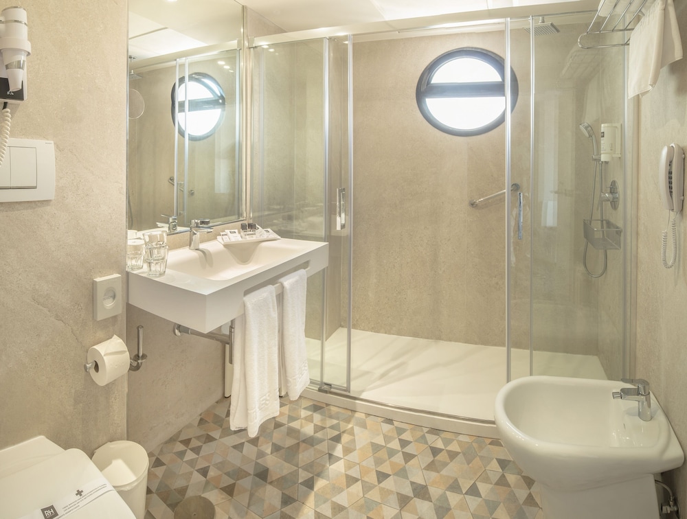 Hotel RH Princesa By Hoteles RH — Hotel rooms in Benidorm, Valencian Community