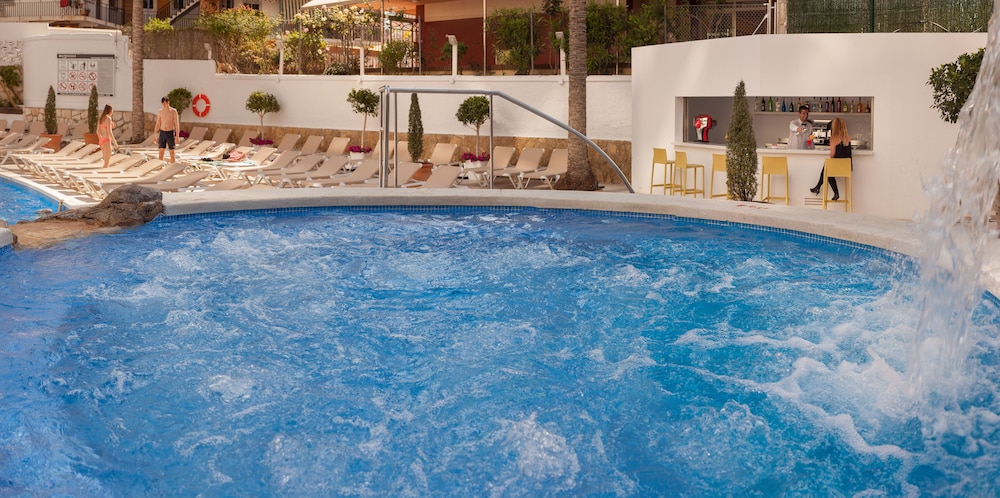 Hotel RH Princesa By Hoteles RH — Swimming pool in Benidorm, Valencian Community