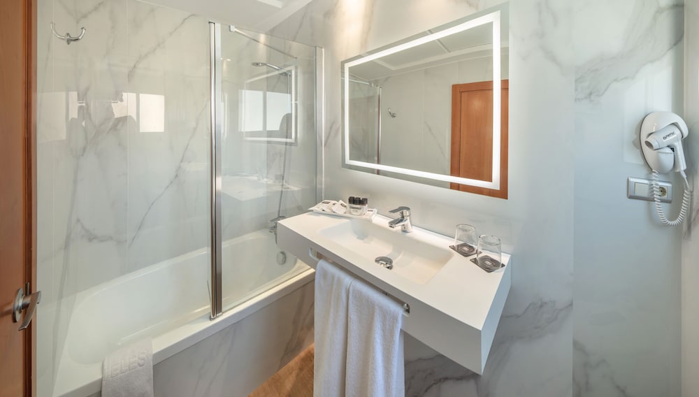 Hotel RH Princesa By Hoteles RH — Hotel rooms in Benidorm, Valencian Community