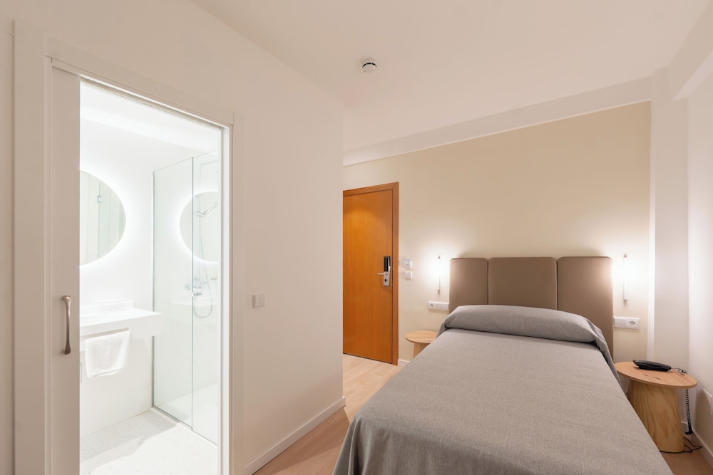 Hotel RH Sol By Hoteles RH — Hotel rooms in Benidorm, Valencian Community