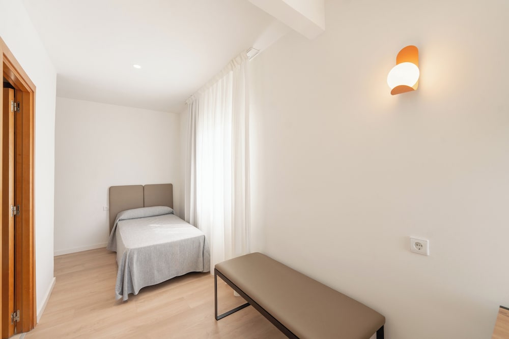 Hotel RH Sol By Hoteles RH — Hotel rooms in Benidorm, Valencian Community
