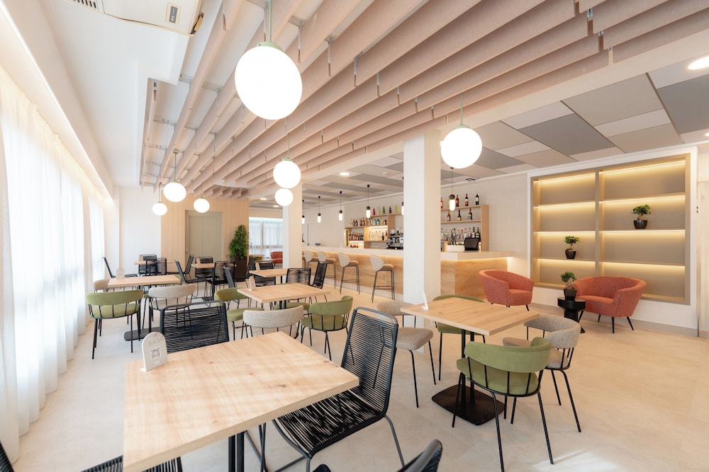 Hotel RH Sol By Hoteles RH — Restaurant & bars in Benidorm, Valencian Community
