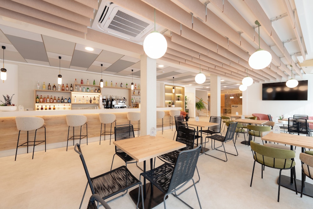Hotel RH Sol By Hoteles RH — Restaurant & bars in Benidorm, Valencian Community